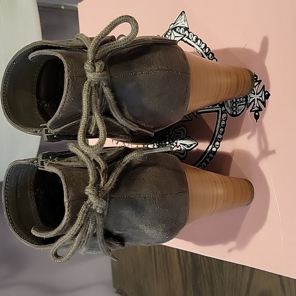 Brown suede wedge booties - Picture 3 of 5